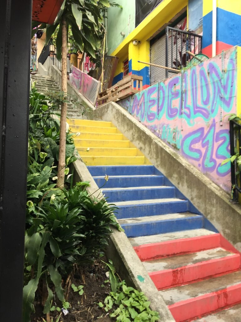 COMUNA 13 WINGMAN