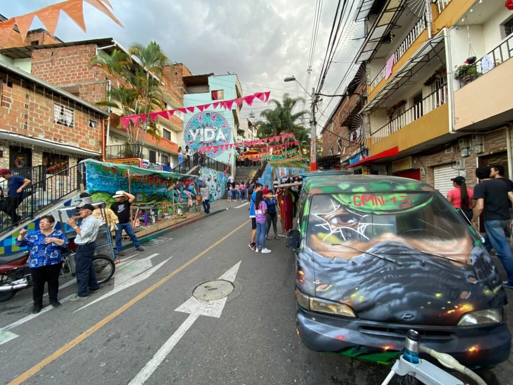 COMUNA 13 WINGMAN